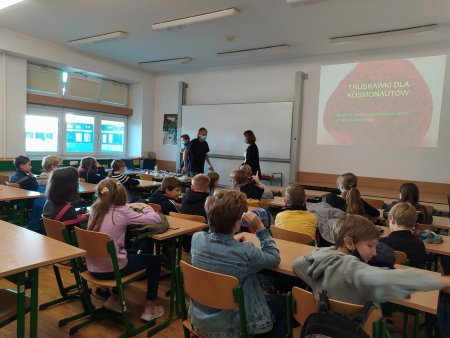 Truskawki dla kosmonautów - Katolicka Szkoła Podstawowa nr7 w Warszawie