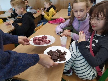 Truskawki dla kosmonautów - Katolicka Szkoła Podstawowa nr7 w Warszawie