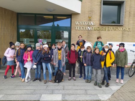 Truskawki dla kosmonautów - Katolicka Szkoła Podstawowa nr7 w Warszawie
