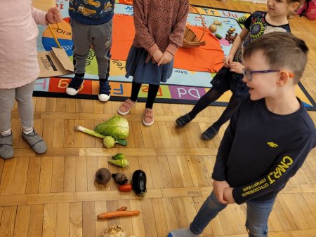 Poznajemy warzywa w klasie 0b - Katolicka Szkoła Podstawowa nr7 w Warszawie